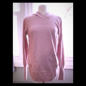 🌹2/$10 Dakini hooded sweater Sz L w/ thumb holes